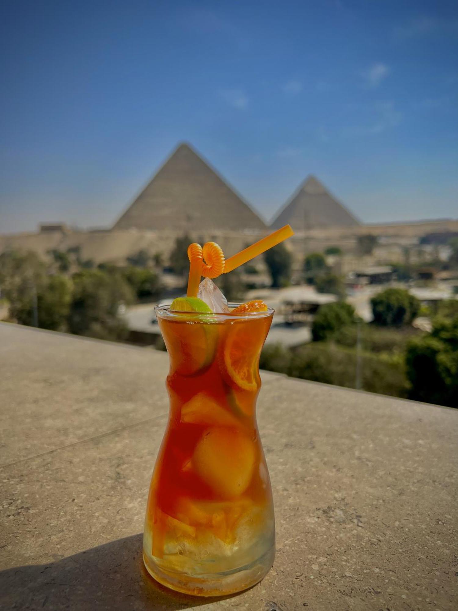 Turquoise Pyramids & Grand Egyptian Museum View Hotel Kafret el-Gabal Exterior foto