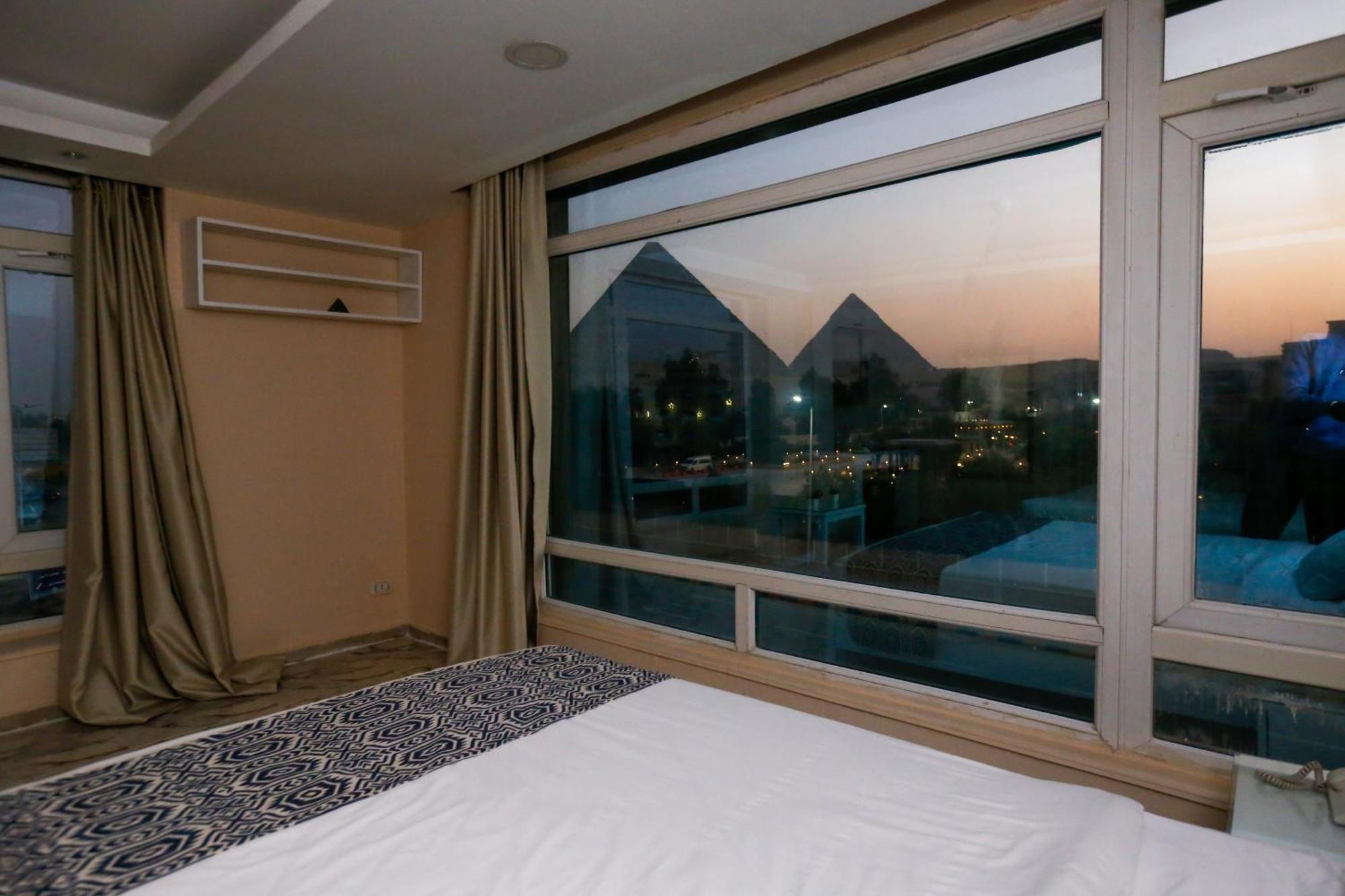 Turquoise Pyramids & Grand Egyptian Museum View Hotel Kafret el-Gabal Exterior foto
